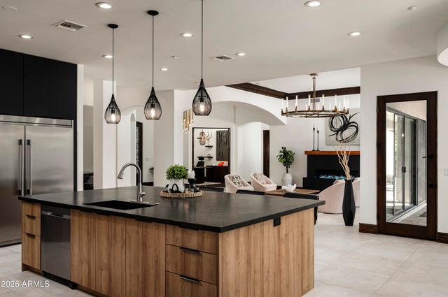 3905 E MALLORY Circle, Mesa, AZ 85215