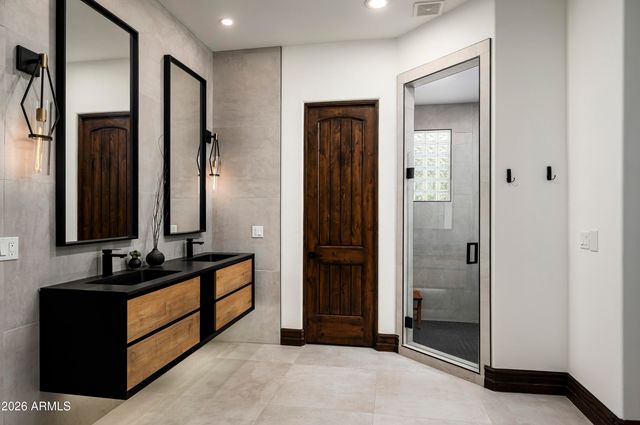 3905 E MALLORY Circle, Mesa, AZ 85215