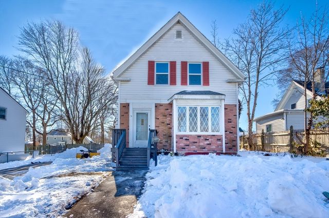 5 Bates St, Brockton, MA 02302