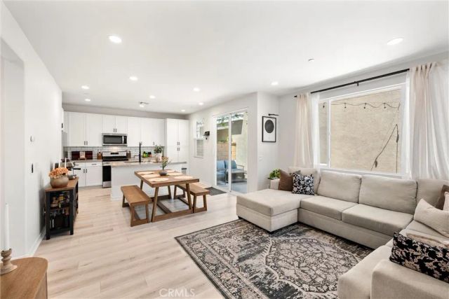 16064 Jamie Ln 7, Fontana, CA 92336