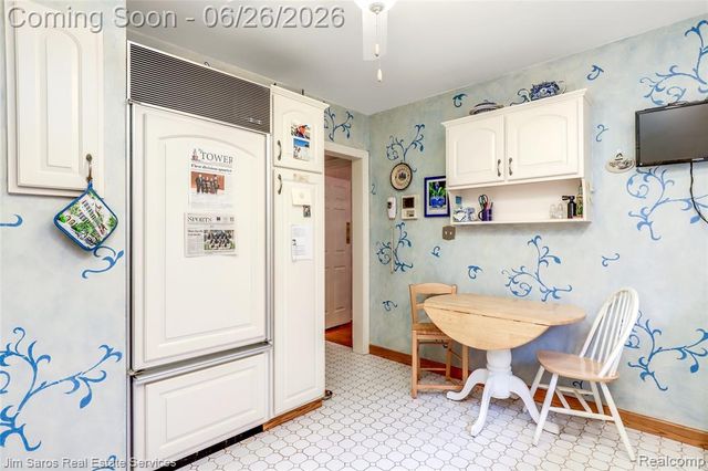 764 Harcourt Road, Grosse Pointe Park, MI 48230