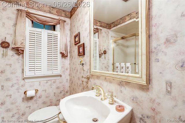 764 Harcourt Road, Grosse Pointe Park, MI 48230