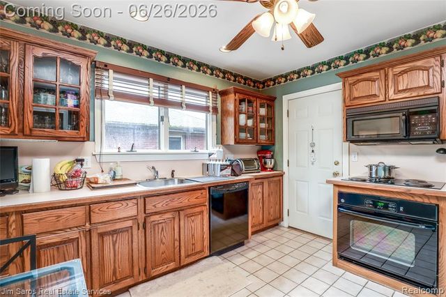 764 Harcourt Road, Grosse Pointe Park, MI 48230