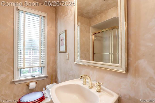 764 Harcourt Road, Grosse Pointe Park, MI 48230