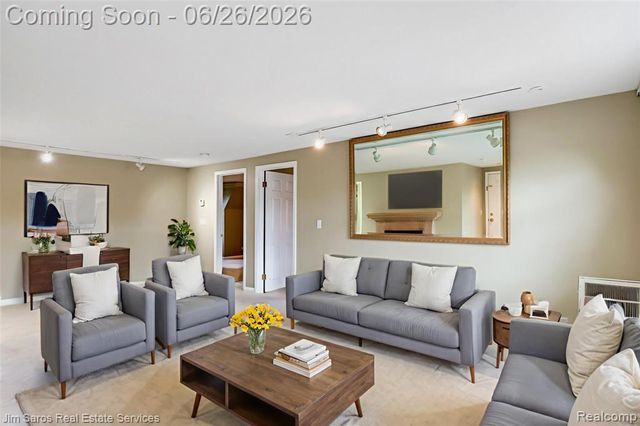 764 Harcourt Road, Grosse Pointe Park, MI 48230
