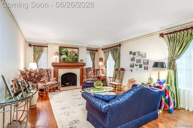 764 Harcourt Road, Grosse Pointe Park, MI 48230