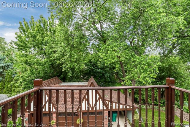 764 Harcourt Road, Grosse Pointe Park, MI 48230