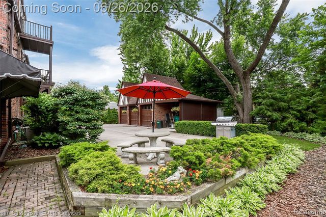 764 Harcourt Road, Grosse Pointe Park, MI 48230