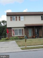 610 SPRING AVE, Hanover, PA 17331