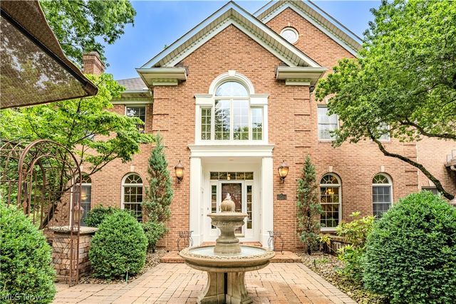 17504 Willow Wood Drive, Strongsville, OH 44136