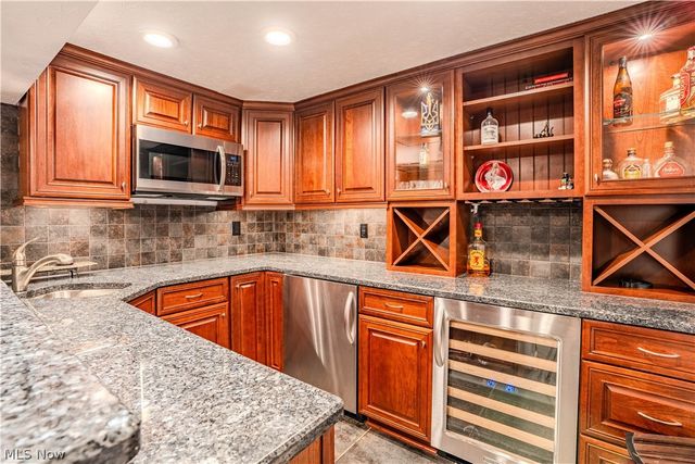 17504 Willow Wood Drive, Strongsville, OH 44136