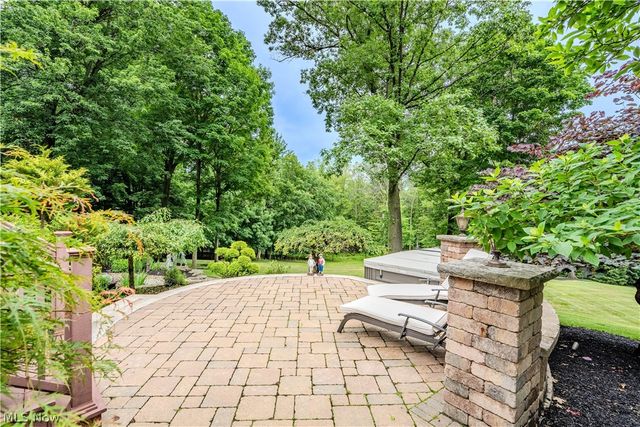 17504 Willow Wood Drive, Strongsville, OH 44136