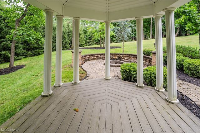 17504 Willow Wood Drive, Strongsville, OH 44136