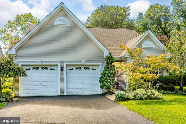 21 BARBADOS CT, Robbinsville, NJ 08690