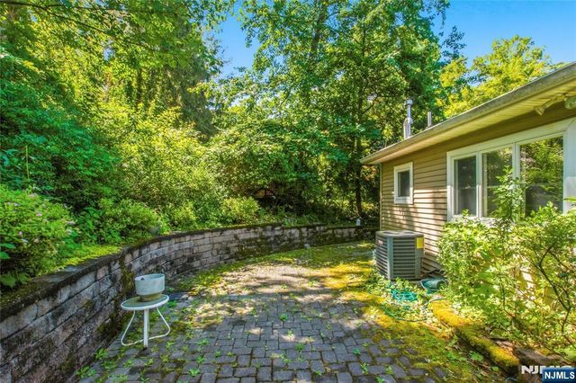 139 Mohawk Trail, Wayne, NJ 07470