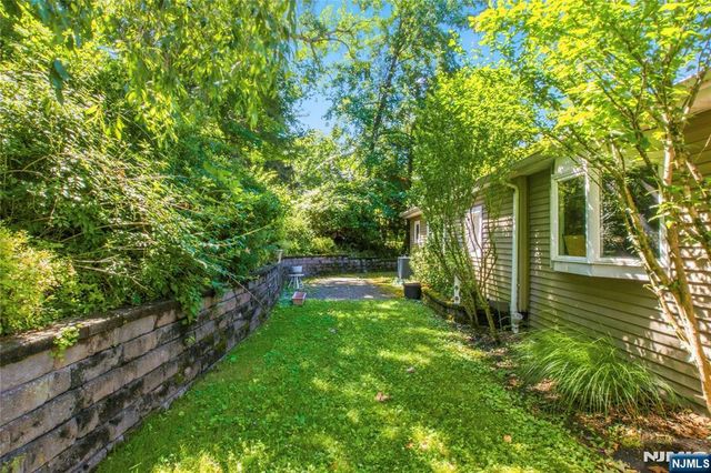 139 Mohawk Trail, Wayne, NJ 07470