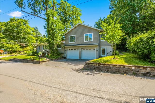 139 Mohawk Trail, Wayne, NJ 07470
