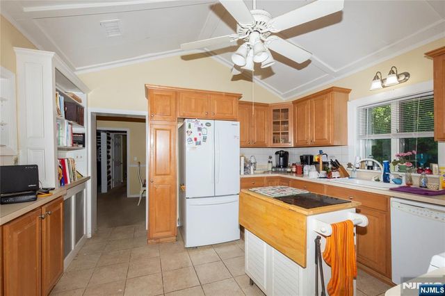 139 Mohawk Trail, Wayne, NJ 07470