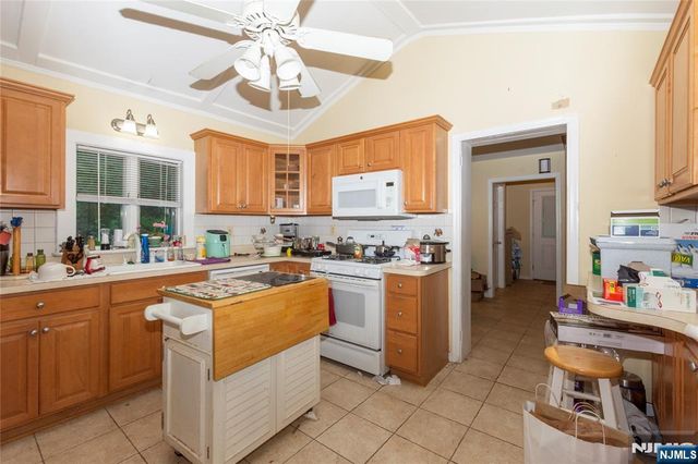 139 Mohawk Trail, Wayne, NJ 07470