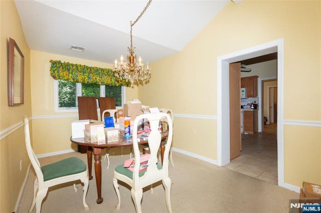 139 Mohawk Trail, Wayne, NJ 07470