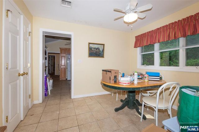 139 Mohawk Trail, Wayne, NJ 07470