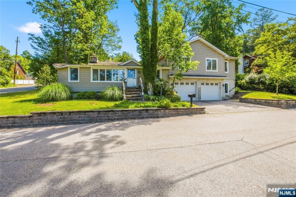 139 Mohawk Trail, Wayne, NJ 07470