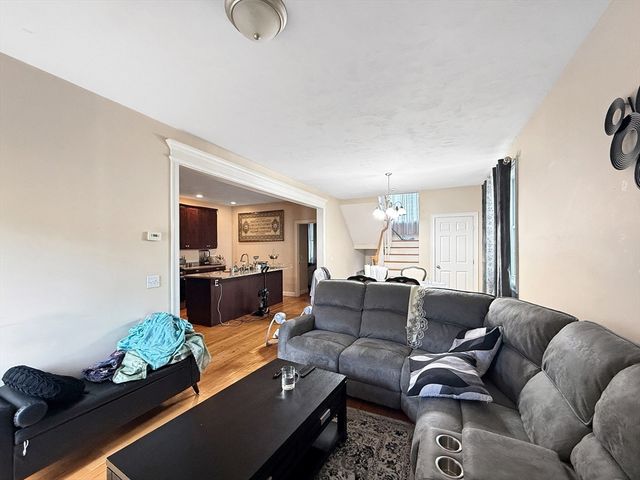 44 Dominion Rd, Worcester, MA 01605