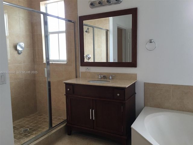 7540 NW 114th Pl 7540, Doral, FL 33178