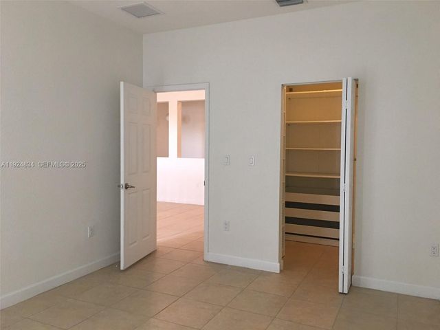 7540 NW 114th Pl 7540, Doral, FL 33178