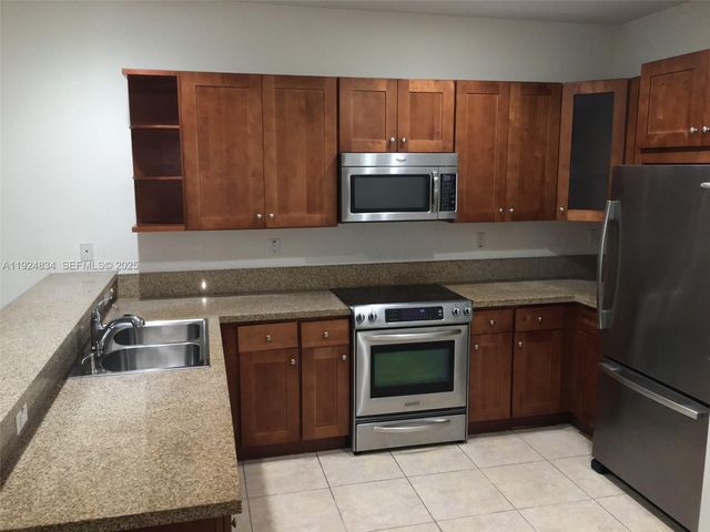 7540 NW 114th Pl 7540, Doral, FL 33178