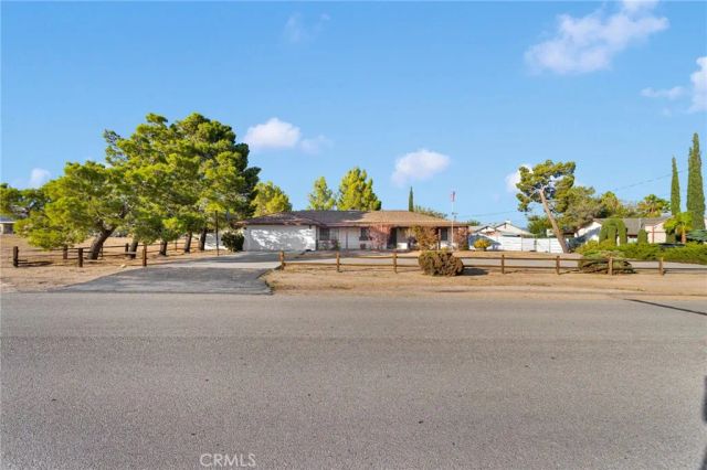 18442 Hinton, Hesperia, CA 92345