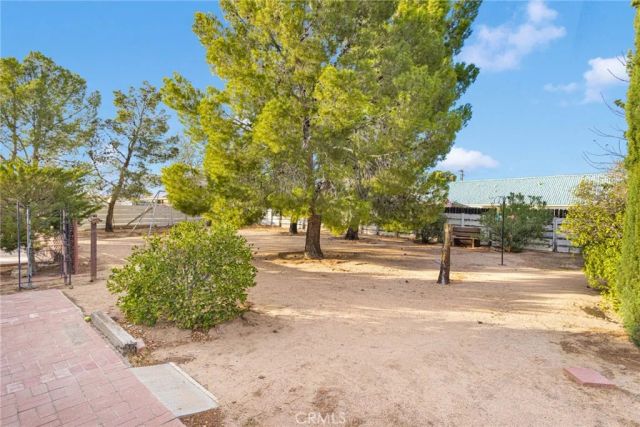 18442 Hinton, Hesperia, CA 92345