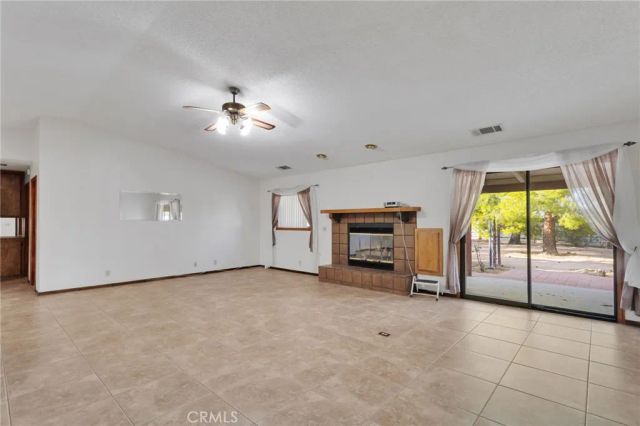 18442 Hinton, Hesperia, CA 92345