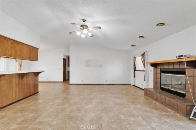 18442 Hinton, Hesperia, CA 92345