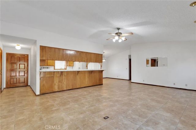 18442 Hinton, Hesperia, CA 92345