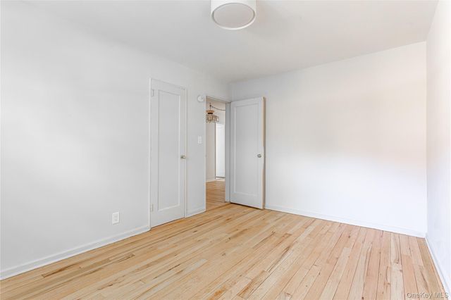 9 Terrace Circle 2C, Great Neck, NY 11021