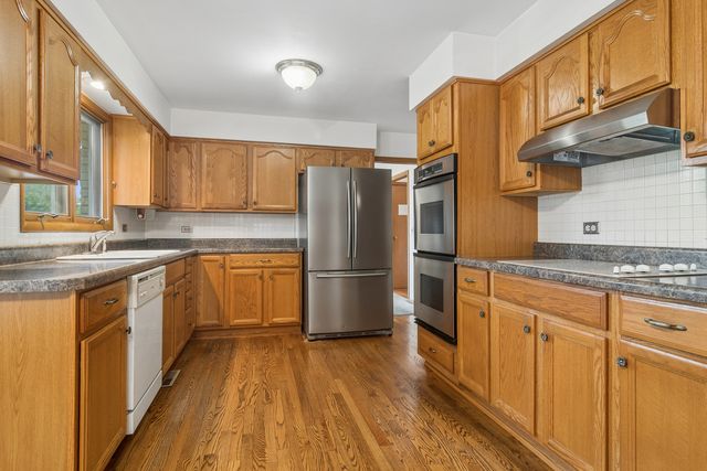 217 S Arlington Heights Road, Elk Grove Village, IL 60007
