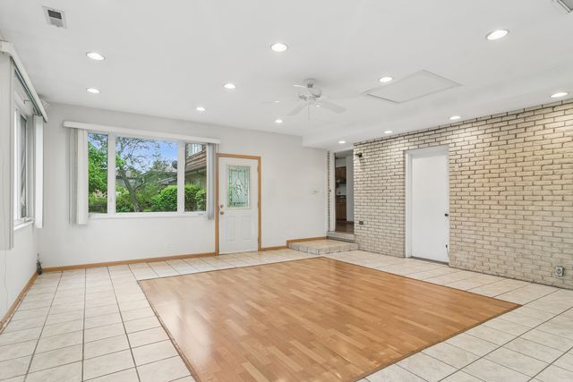 217 S Arlington Heights Road, Elk Grove Village, IL 60007