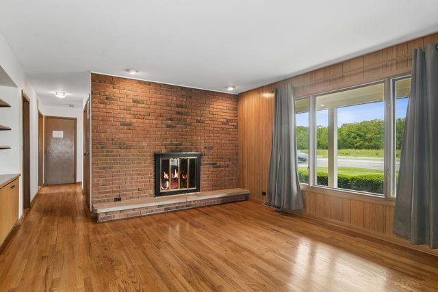 217 S Arlington Heights Road, Elk Grove Village, IL 60007