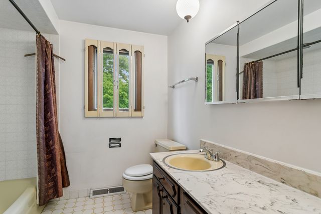217 S Arlington Heights Road, Elk Grove Village, IL 60007