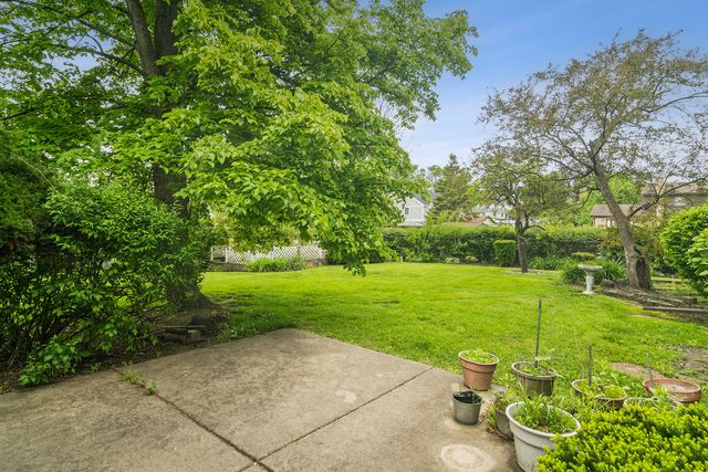 217 S Arlington Heights Road, Elk Grove Village, IL 60007