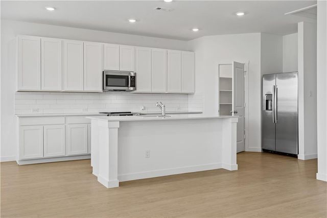 22580 W 214th Terrace, Spring Hill, KS 66083