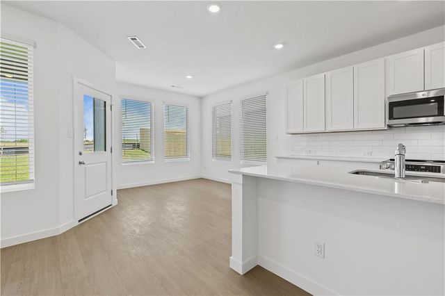 22580 W 214th Terrace, Spring Hill, KS 66083