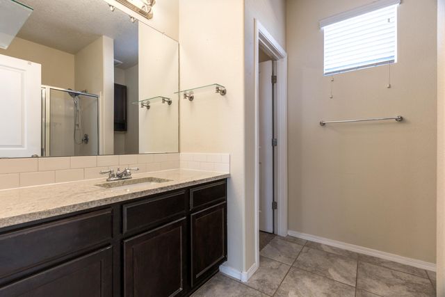 6823 Kayser Mill Road NW, Albuquerque, NM 87114