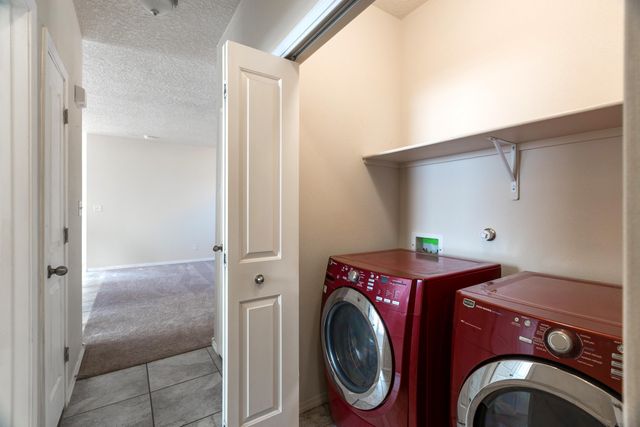 6823 Kayser Mill Road NW, Albuquerque, NM 87114