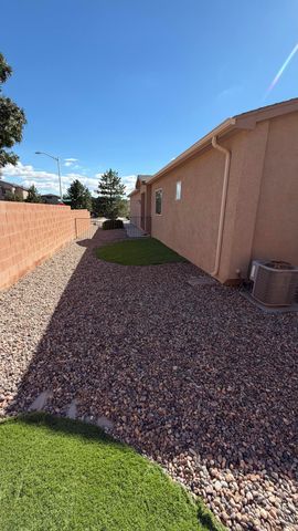 6823 Kayser Mill Road NW, Albuquerque, NM 87114