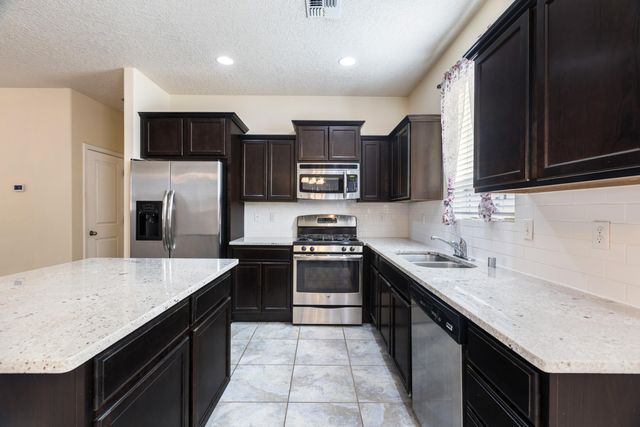 6823 Kayser Mill Road NW, Albuquerque, NM 87114