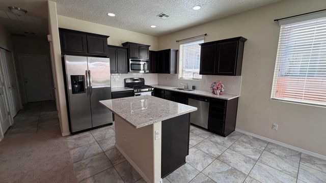 6823 Kayser Mill Road NW, Albuquerque, NM 87114