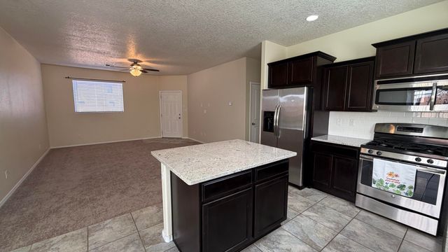 6823 Kayser Mill Road NW, Albuquerque, NM 87114
