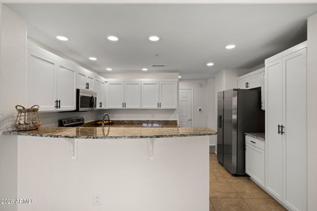 19700 N 76TH Street 2142, Scottsdale, AZ 85255